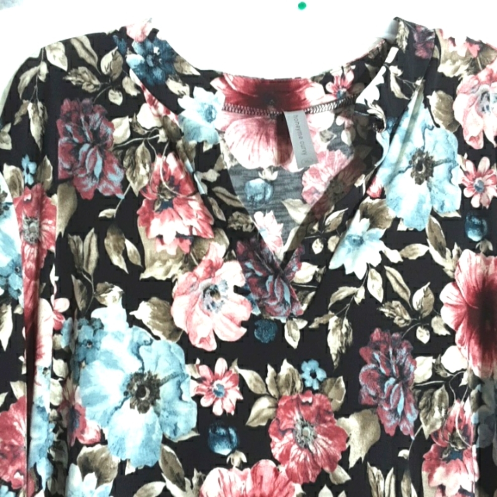 Honey Me Curvey Floral Adjustable Sleeve Oversized Top